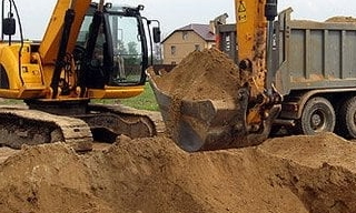 Выкопать яму экскаватором в Старой Руссе от 930 руб. - ГОСТСТРОЙ 