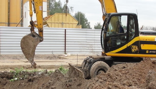 Выкопать яму экскаватором в Старой Руссе от 930 руб. - ГОСТСТРОЙ 